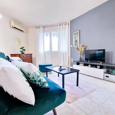Mobius - Cozy Bacvice Apartment Split