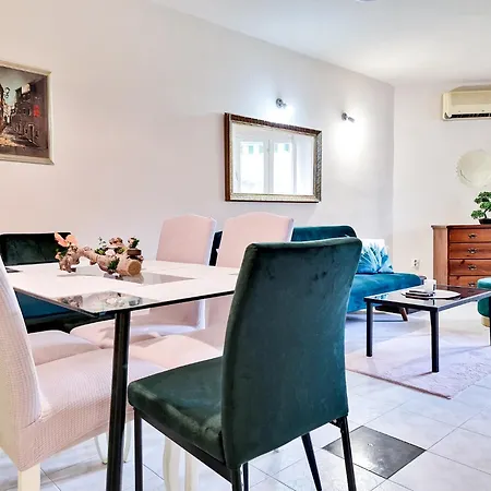 Mobius - Cozy Bacvice Apartamento